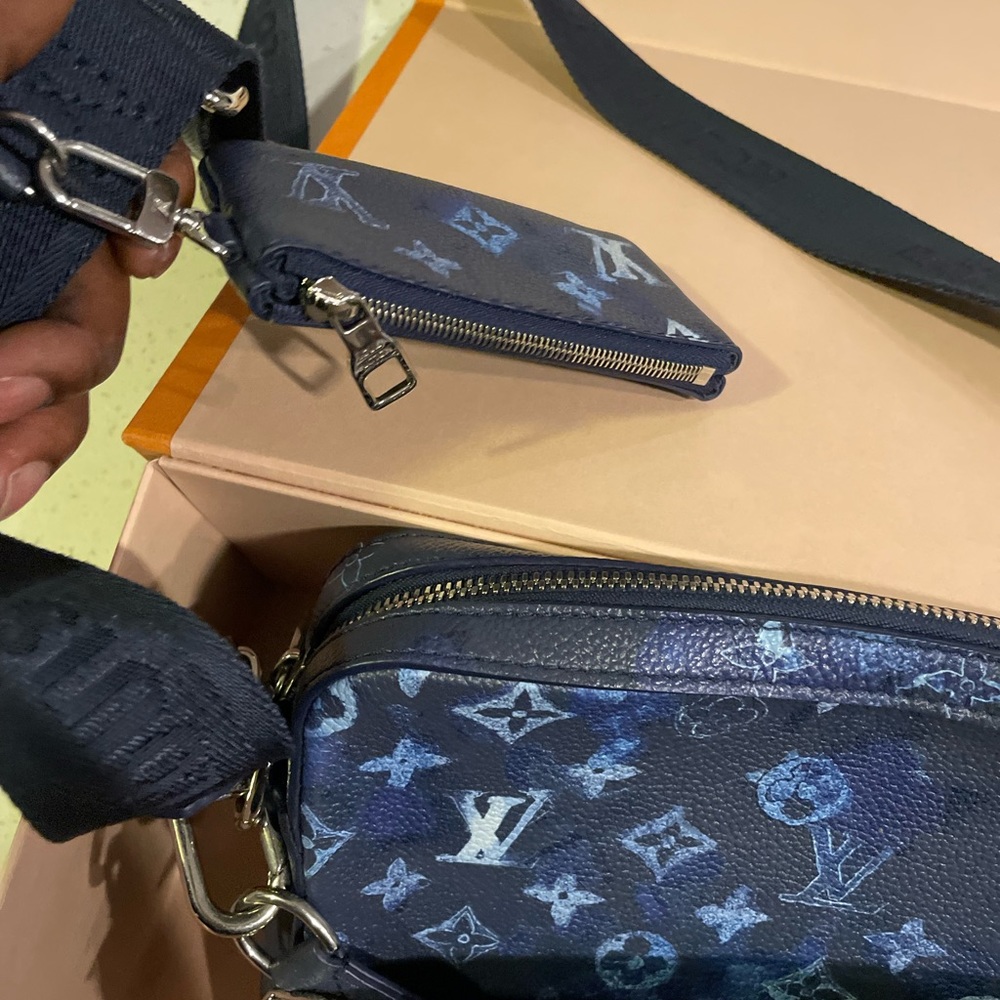 LOUIS VUITTON TRIO MESSENGER BAG - Picture 8 of 13